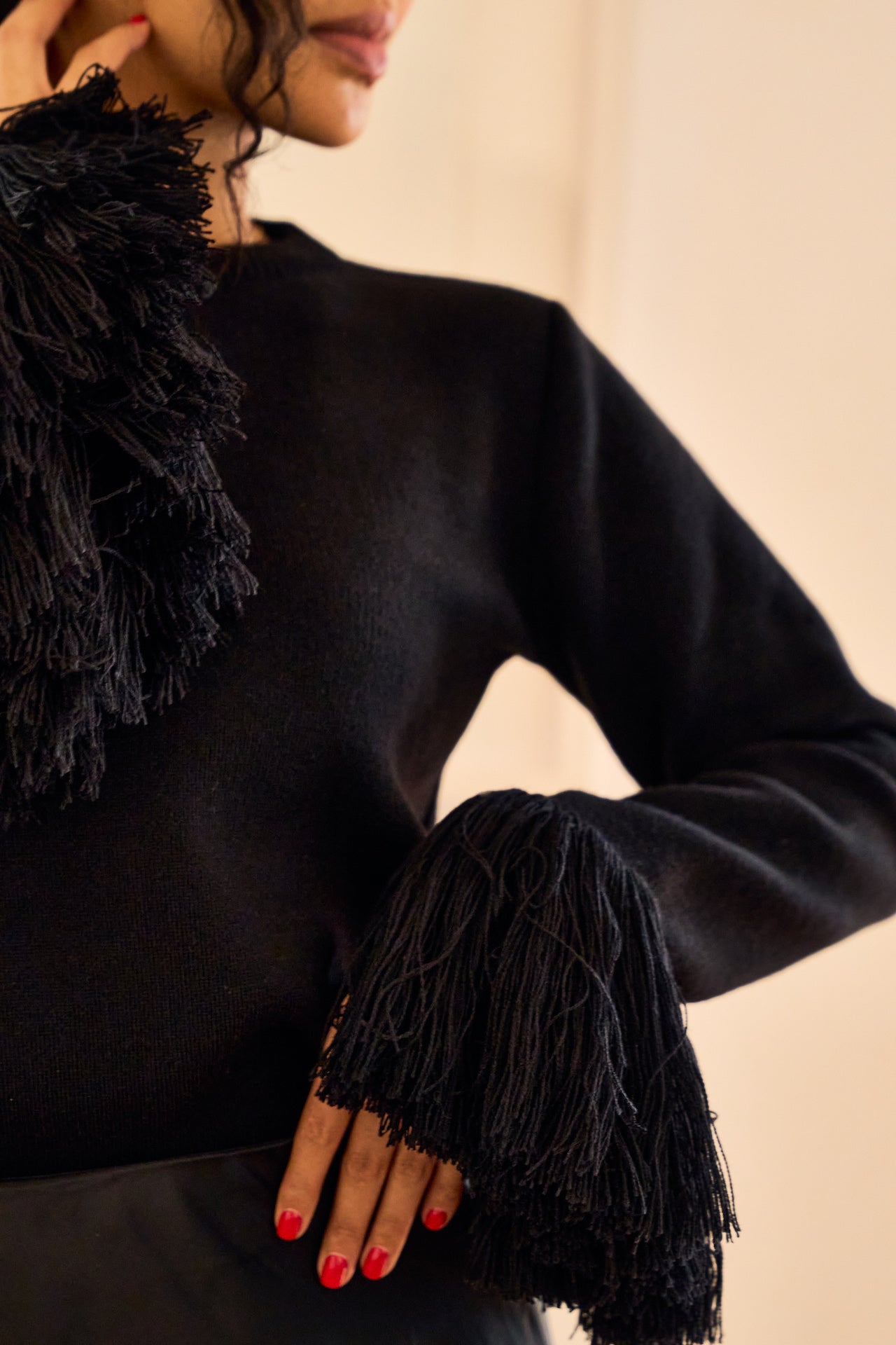 Nia fringe sweater black, front view